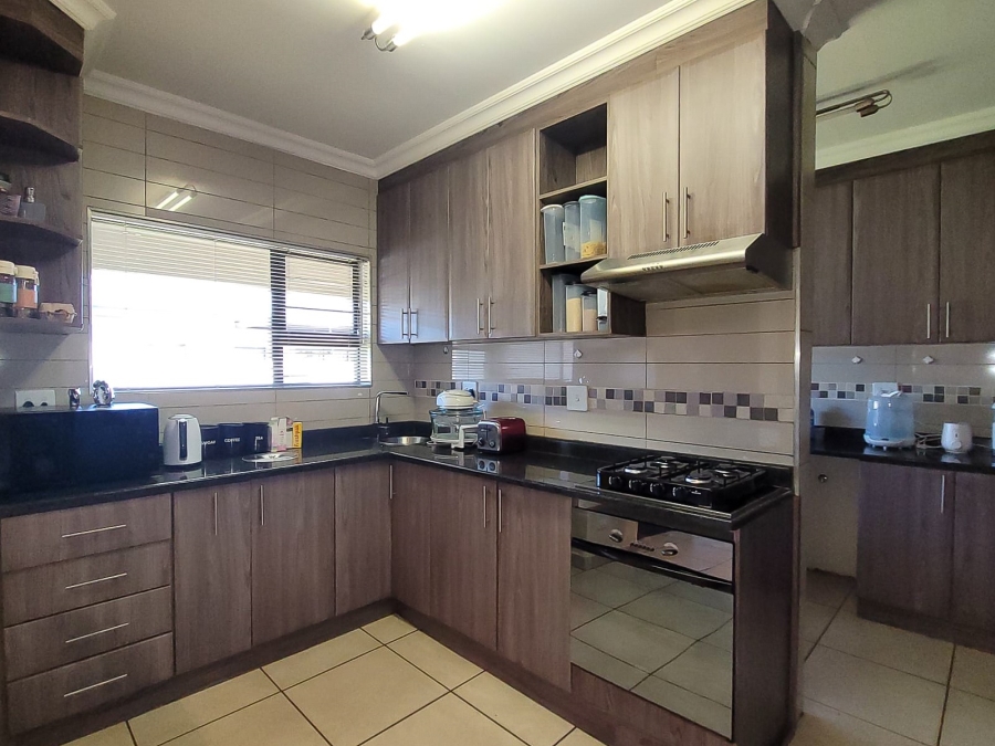 3 Bedroom Property for Sale in Grimbeeck Park North West